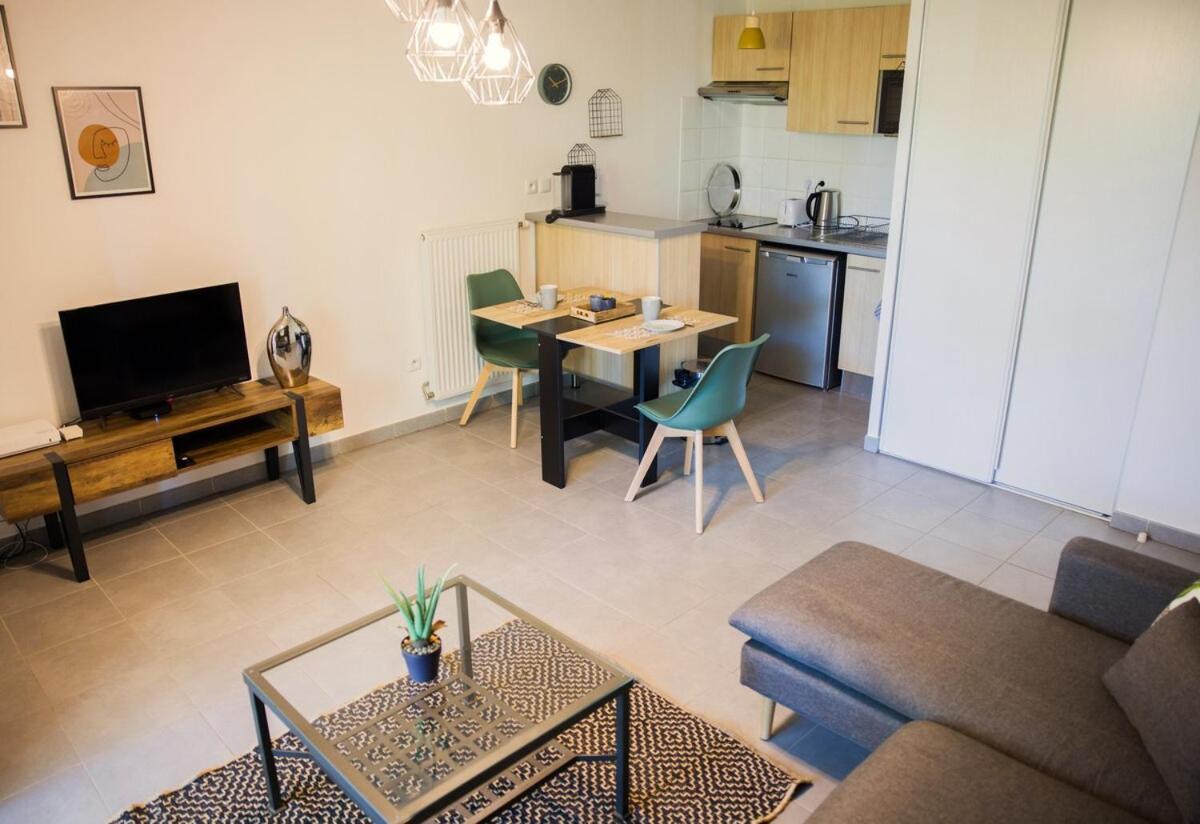 Le Jardin Sequoia ~ Climatisation ~ Parking Apartment ลูนิอง ภายนอก รูปภาพ